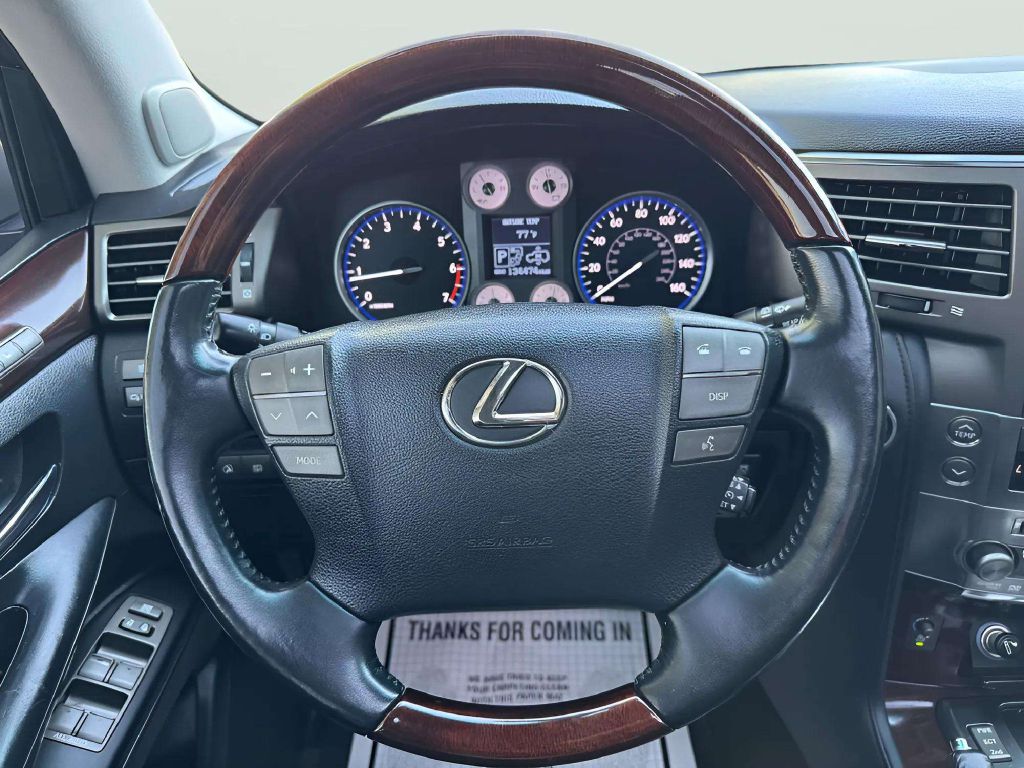 Photo 26 of this LEXUS LX 570