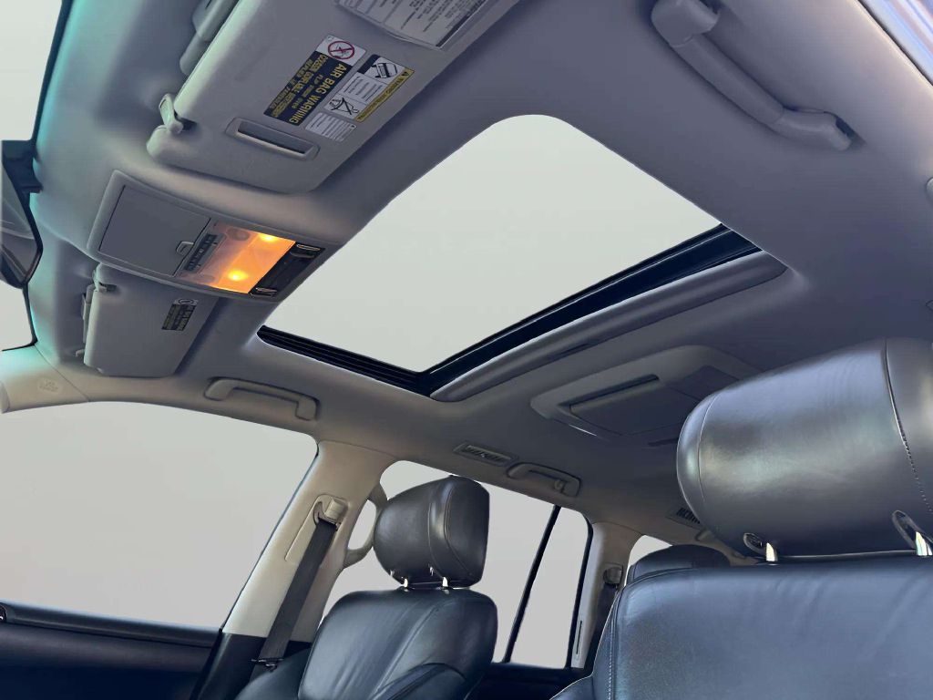 Photo 34 of this LEXUS LX 570