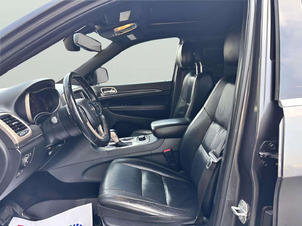 Photo 9 of this JEEP GRAND CHEROKEE