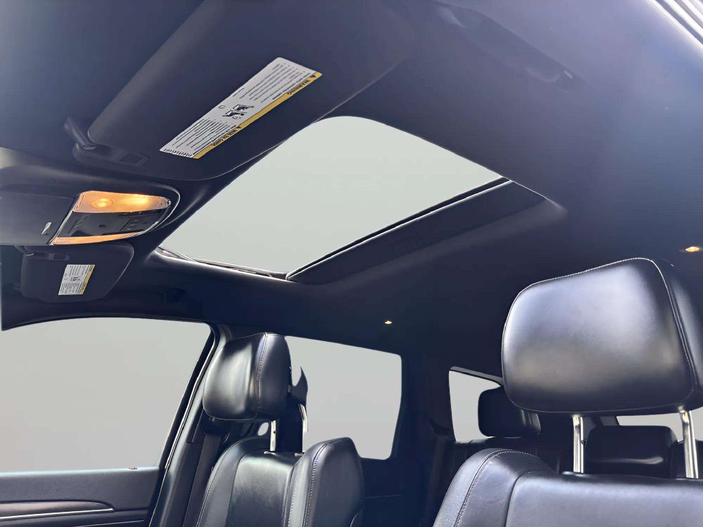 Photo 12 of this JEEP GRAND CHEROKEE