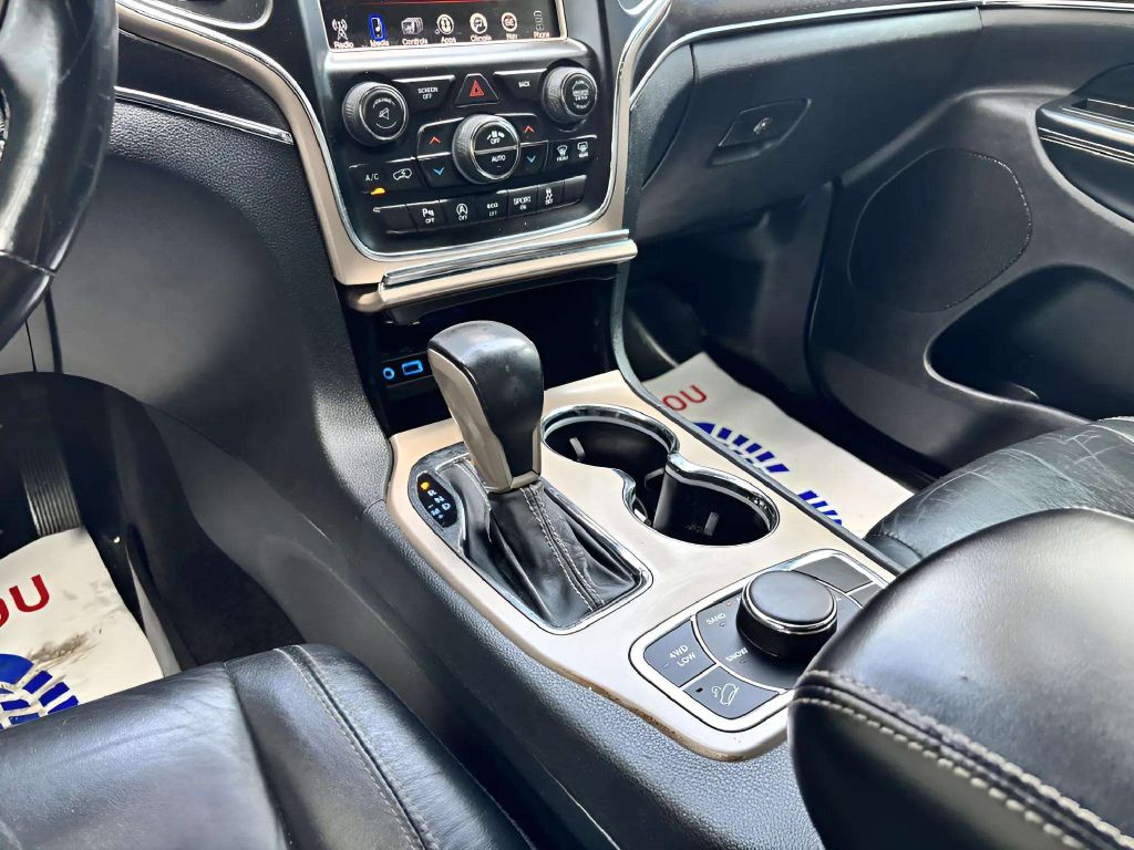 Photo 17 of this JEEP GRAND CHEROKEE