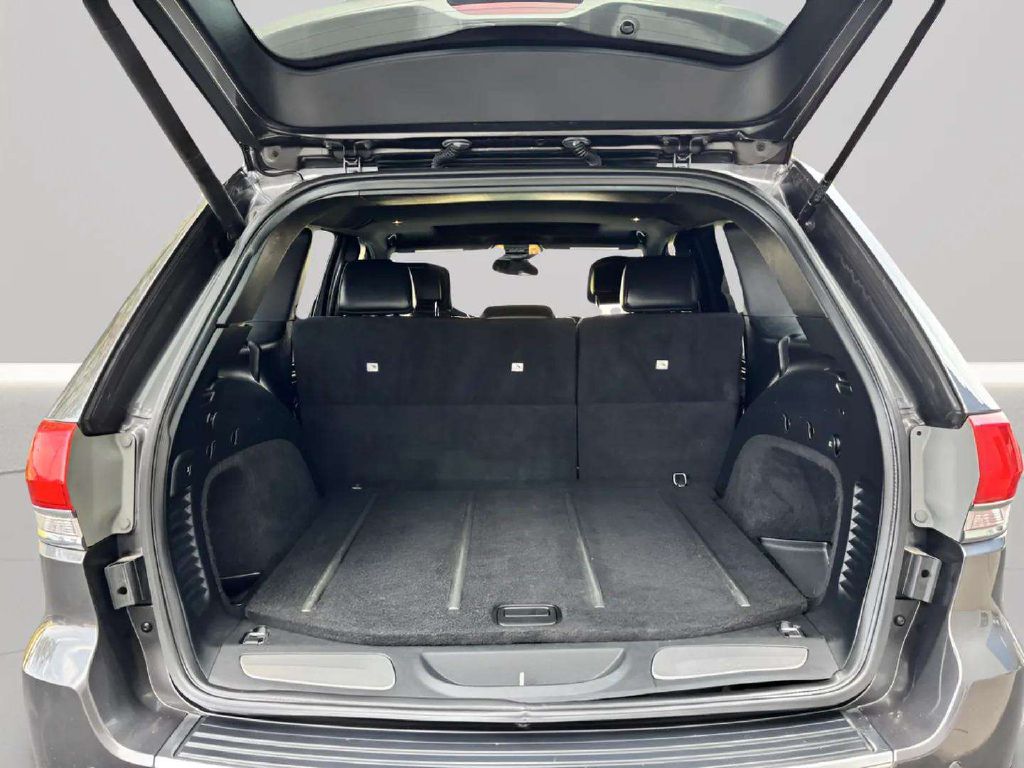 Photo 24 of this JEEP GRAND CHEROKEE