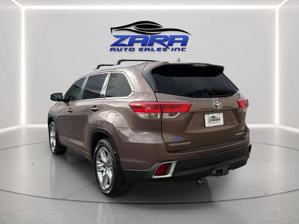 Photo 5 of this TOYOTA HIGHLANDER