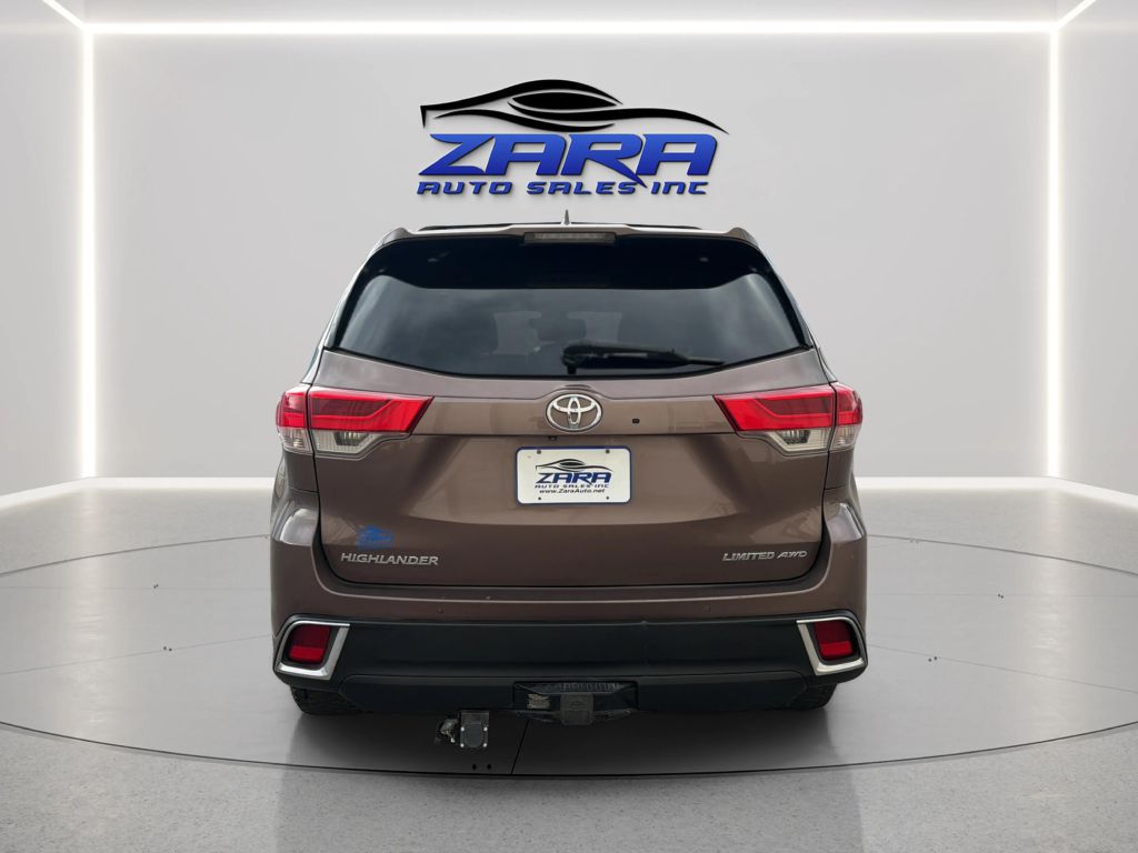 Photo 6 of this TOYOTA HIGHLANDER