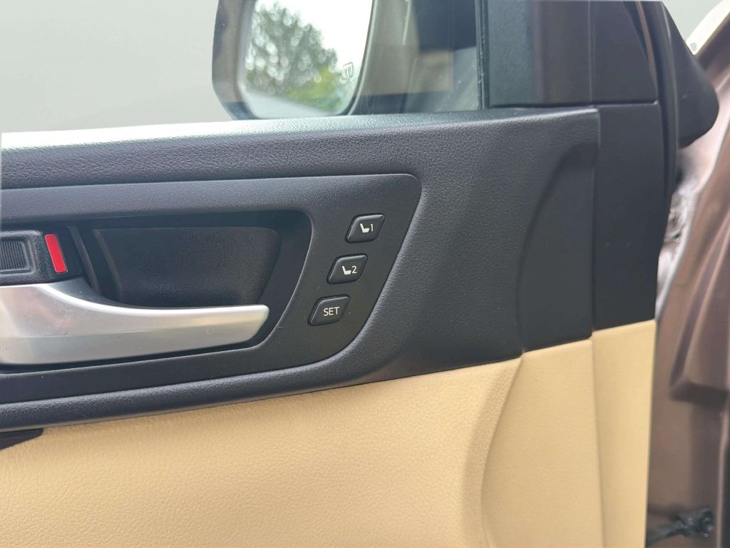 Photo 17 of this TOYOTA HIGHLANDER