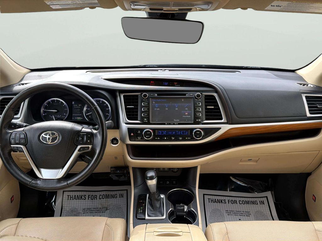 Photo 21 of this TOYOTA HIGHLANDER