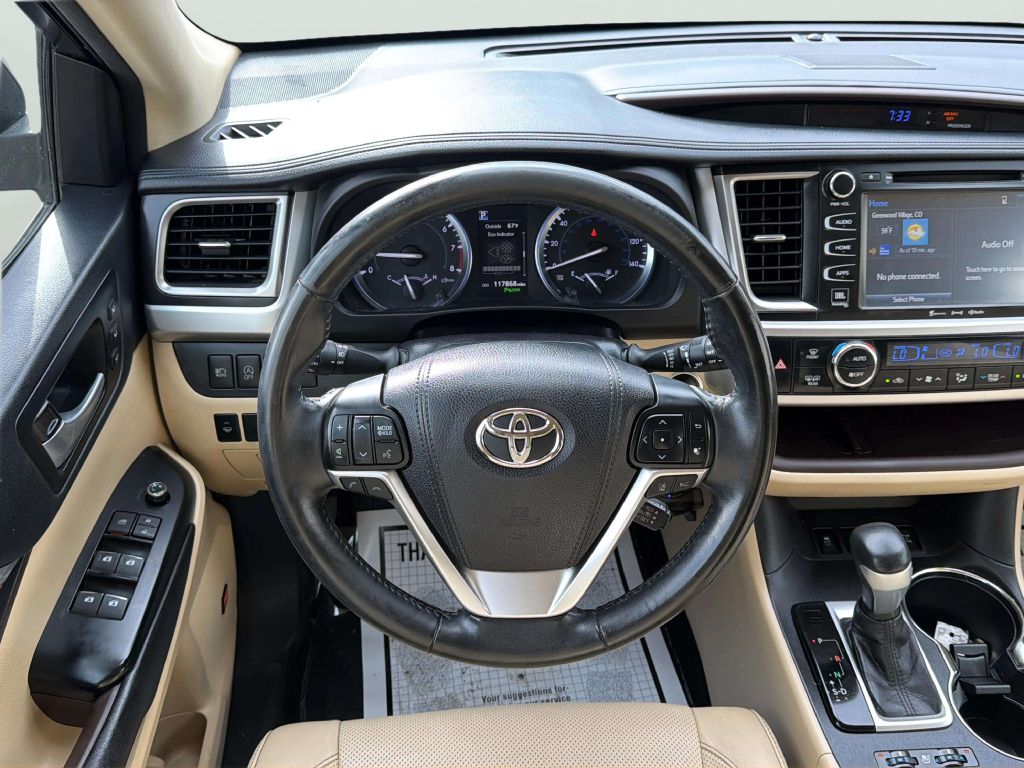 Photo 25 of this TOYOTA HIGHLANDER