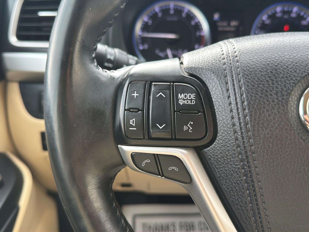 Photo 28 of this TOYOTA HIGHLANDER