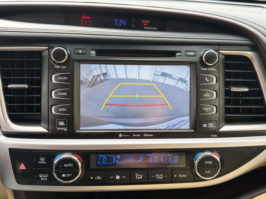 Photo 30 of this TOYOTA HIGHLANDER