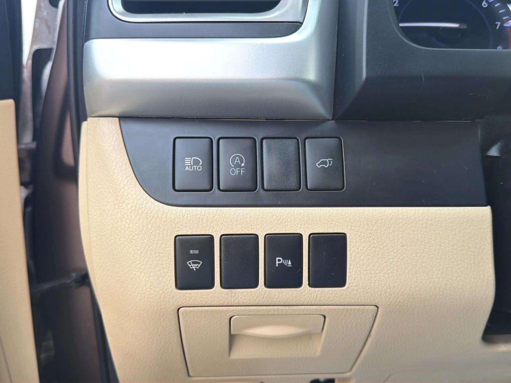Photo 33 of this TOYOTA HIGHLANDER