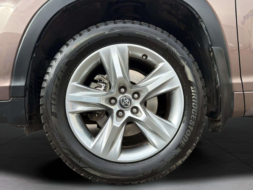 Photo 37 of this TOYOTA HIGHLANDER