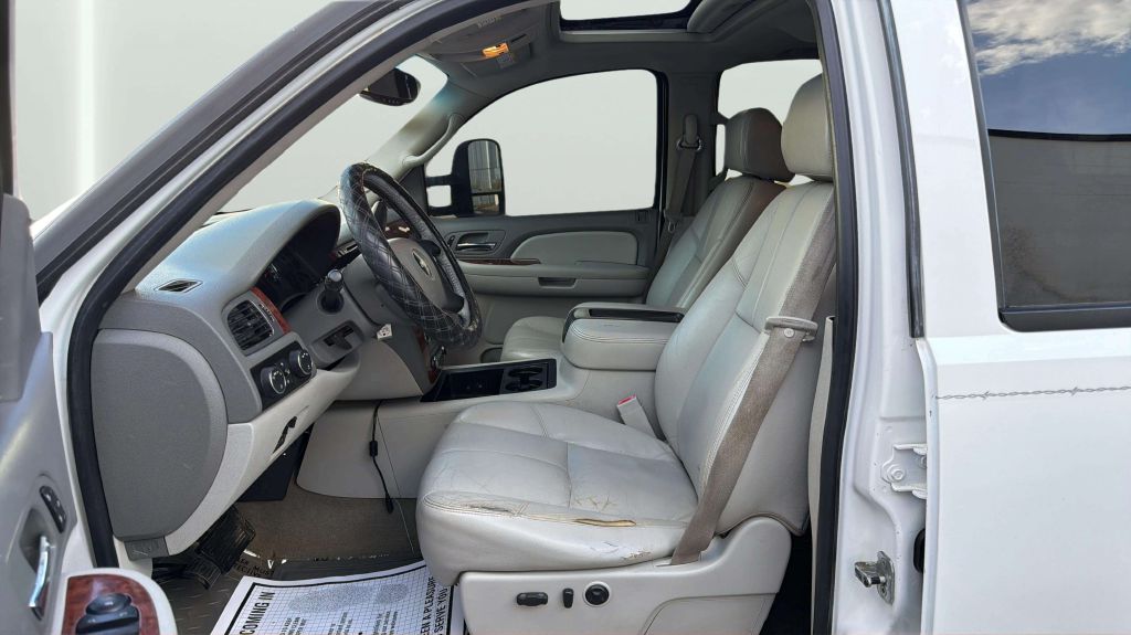 Photo 11 of this CHEVROLET SILVERADO 2500H