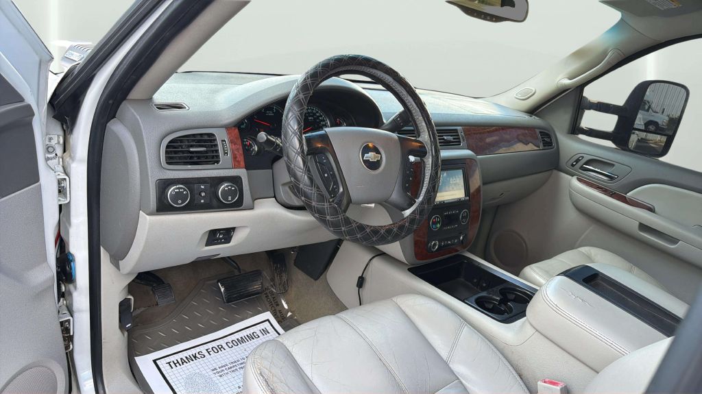 Photo 17 of this CHEVROLET SILVERADO 2500H