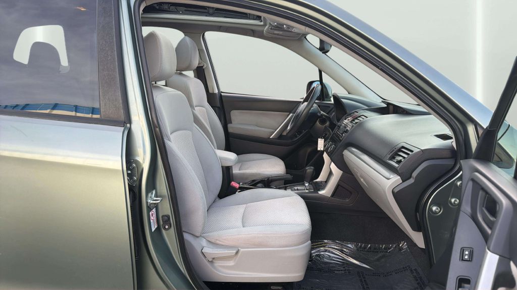 Photo 13 of this SUBARU FORESTER