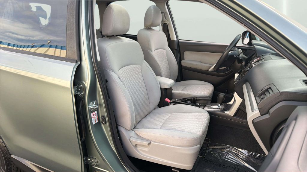 Photo 14 of this SUBARU FORESTER