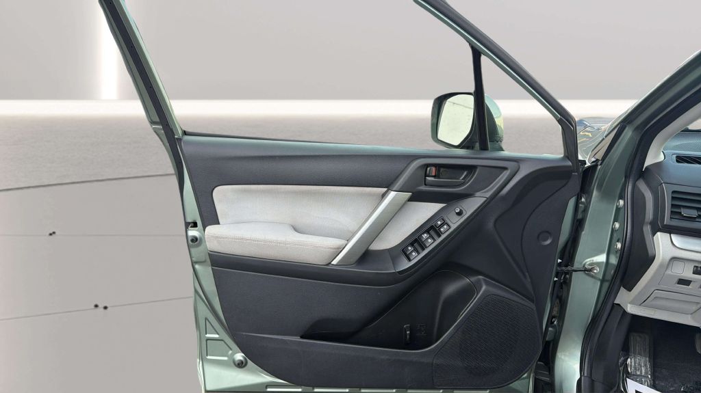 Photo 18 of this SUBARU FORESTER