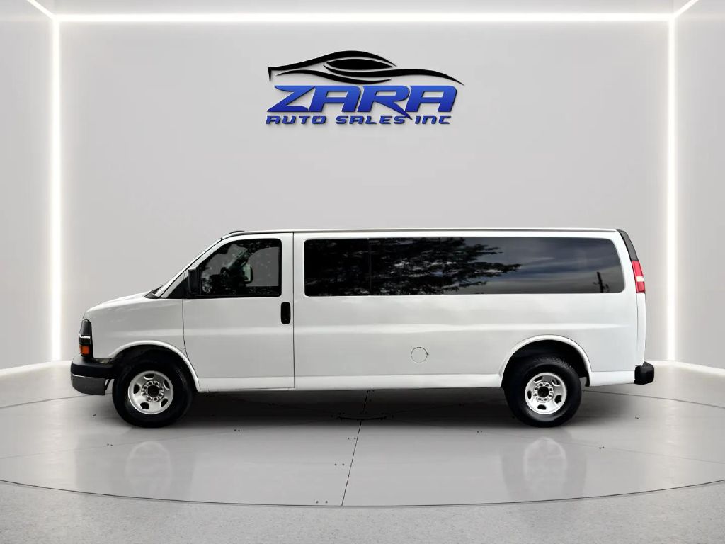Photo 3 of this CHEVROLET EXPRESS