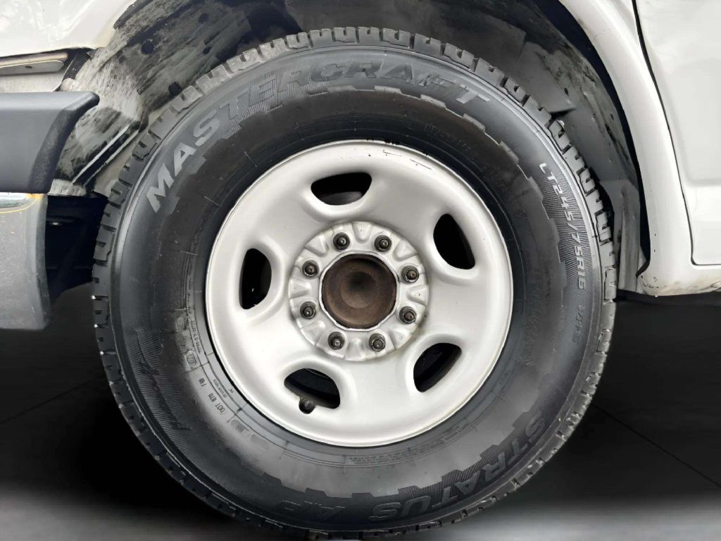 Photo 23 of this CHEVROLET EXPRESS