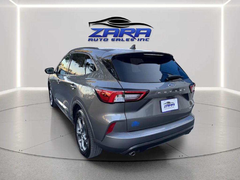 Photo 4 of this FORD ESCAPE