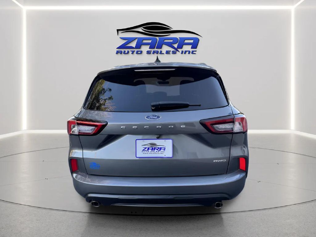 Photo 5 of this FORD ESCAPE