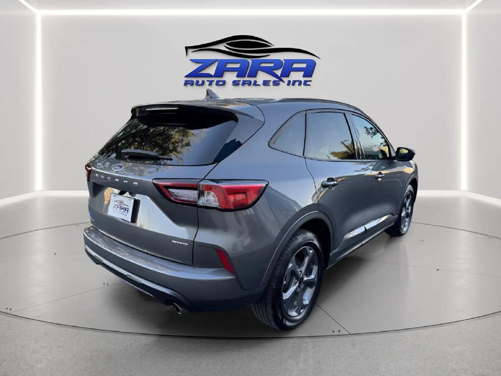 Photo 6 of this FORD ESCAPE