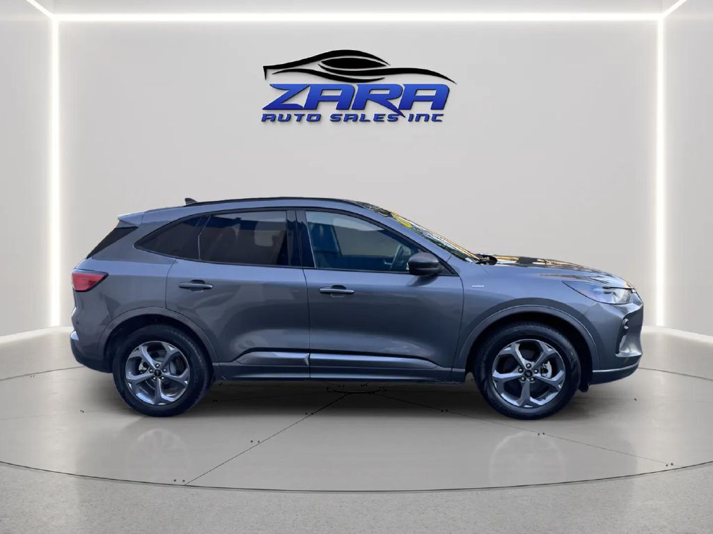 Photo 7 of this FORD ESCAPE