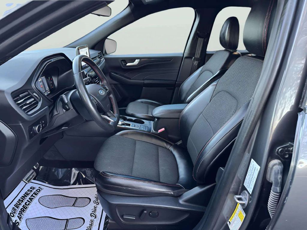 Photo 11 of this FORD ESCAPE