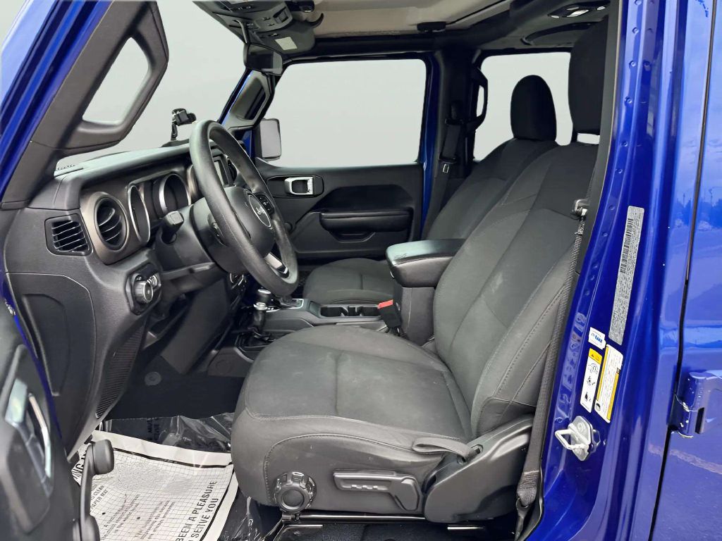 Photo 12 of this JEEP WRANGLER UNLIMI