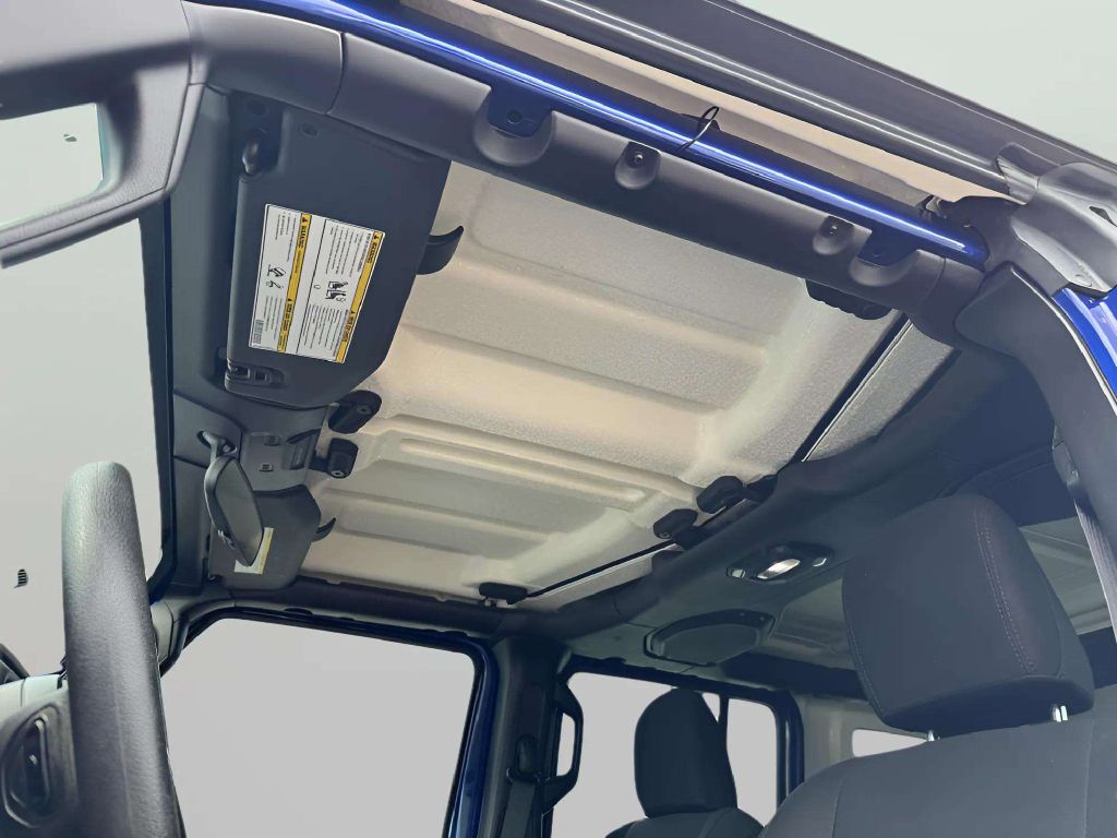 Photo 16 of this JEEP WRANGLER UNLIMI