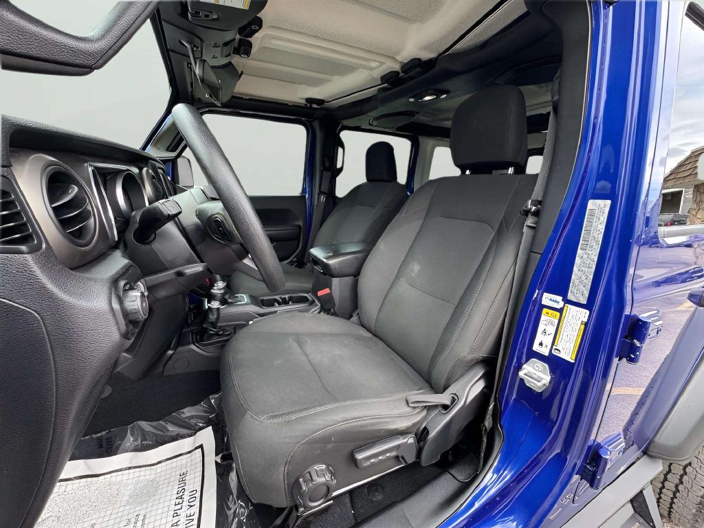Photo 27 of this JEEP WRANGLER UNLIMI