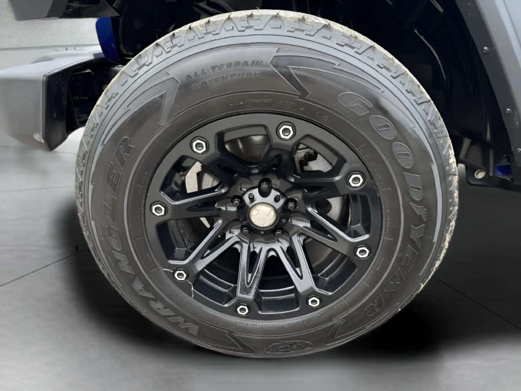 Photo 31 of this JEEP WRANGLER UNLIMI