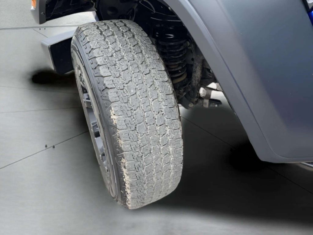 Photo 32 of this JEEP WRANGLER UNLIMI