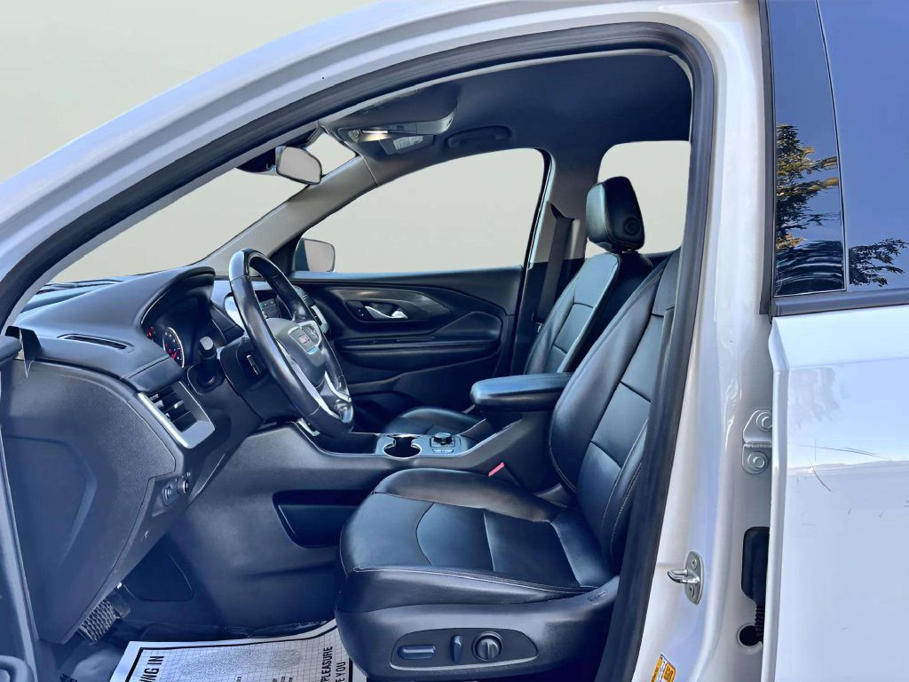 Photo 12 of this GMC TERRAIN