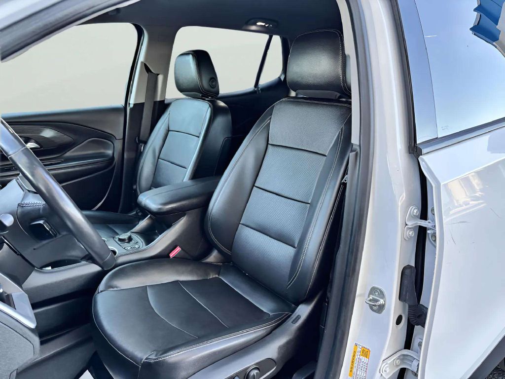 Photo 13 of this GMC TERRAIN