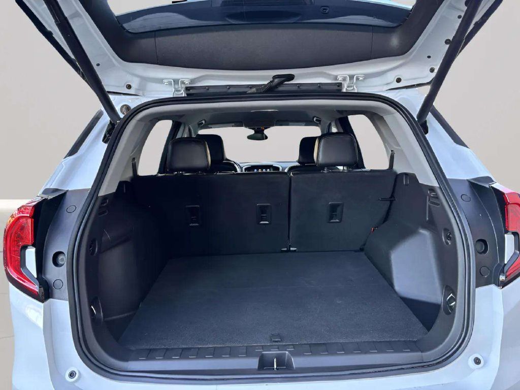 Photo 28 of this GMC TERRAIN