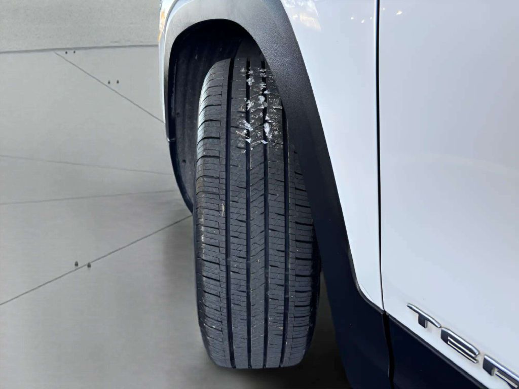 Photo 30 of this GMC TERRAIN