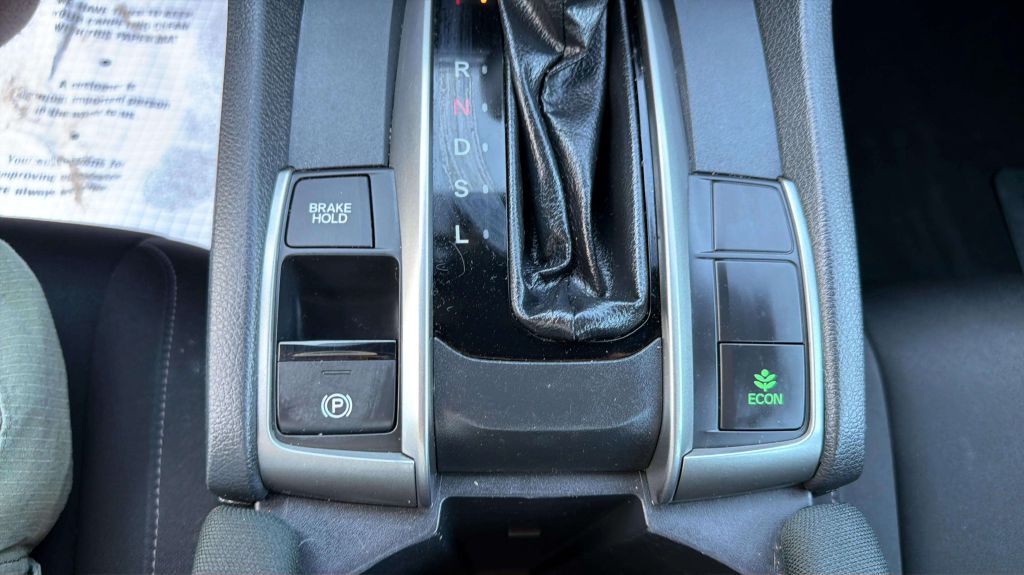 Photo 26 of this HONDA CIVIC