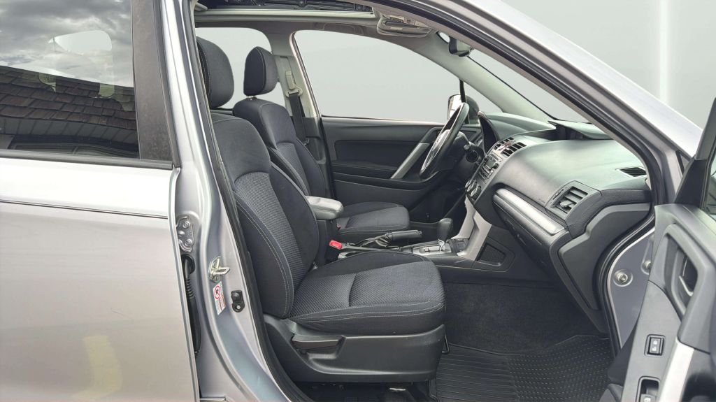 Photo 13 of this SUBARU FORESTER