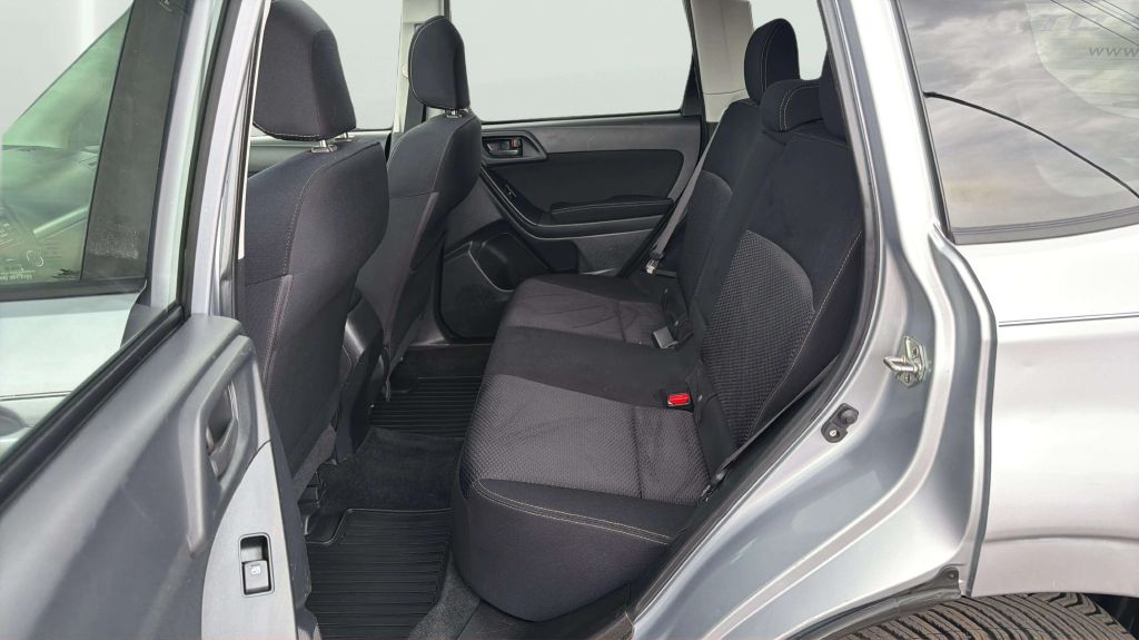 Photo 20 of this SUBARU FORESTER