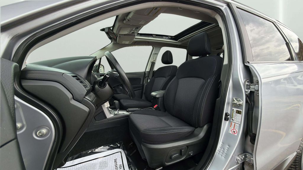 Photo 29 of this SUBARU FORESTER