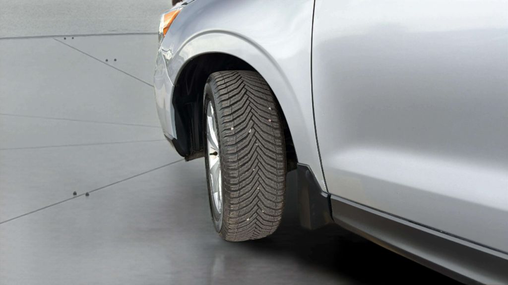 Photo 33 of this SUBARU FORESTER