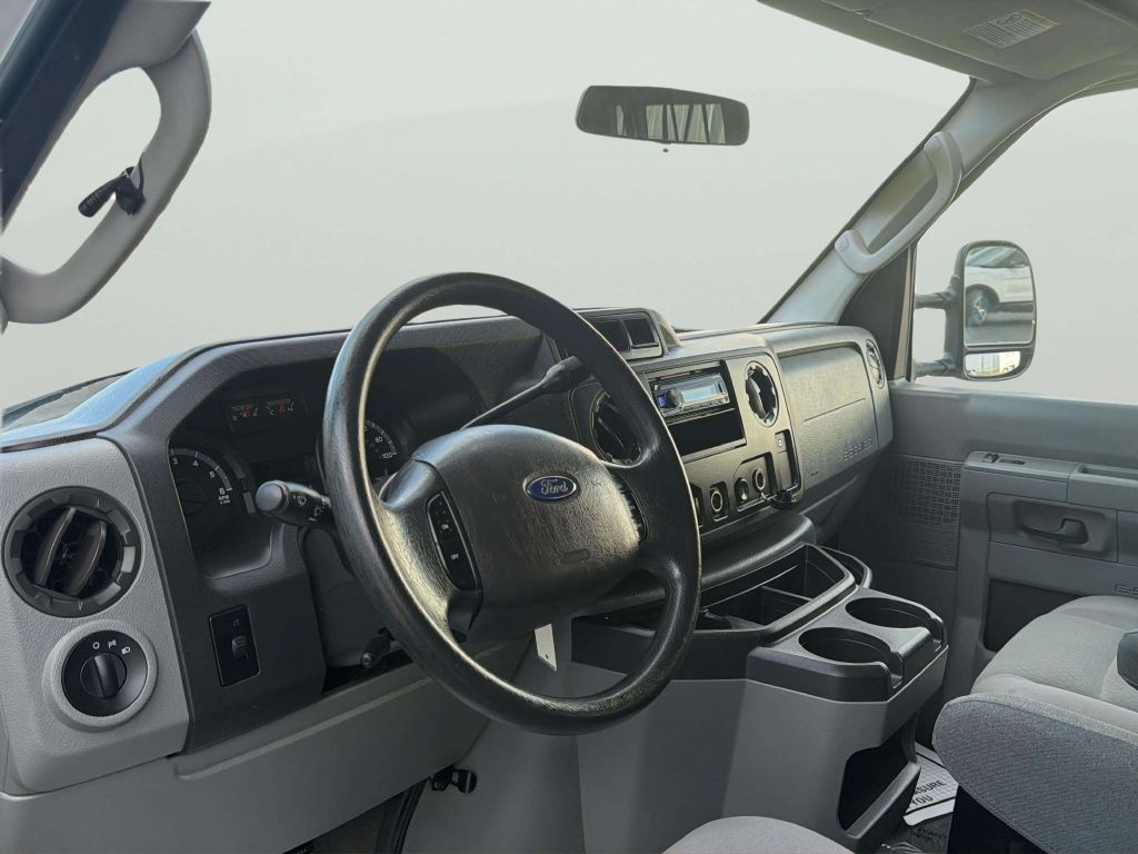 Photo 10 of this FORD E-SERIES