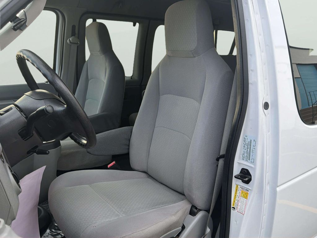 Photo 12 of this FORD E-SERIES