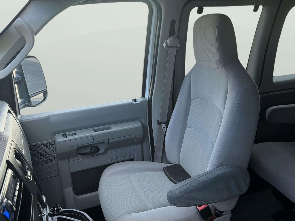 Photo 13 of this FORD E-SERIES