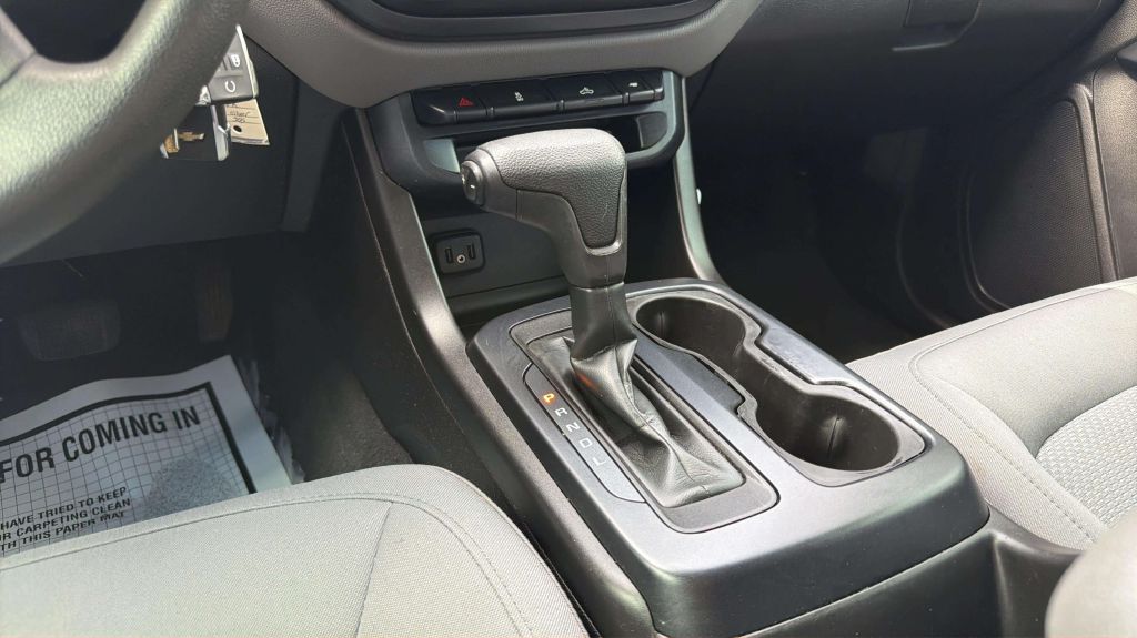 Photo 22 of this CHEVROLET COLORADO