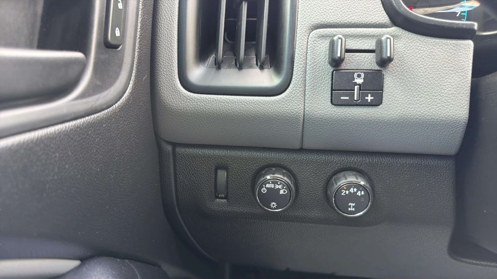 Photo 25 of this CHEVROLET COLORADO