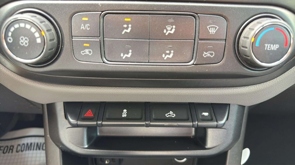 Photo 26 of this CHEVROLET COLORADO