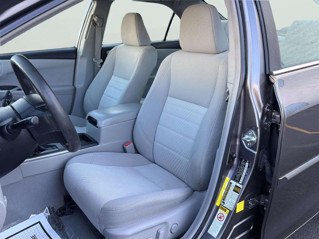 Photo 13 of this TOYOTA CAMRY