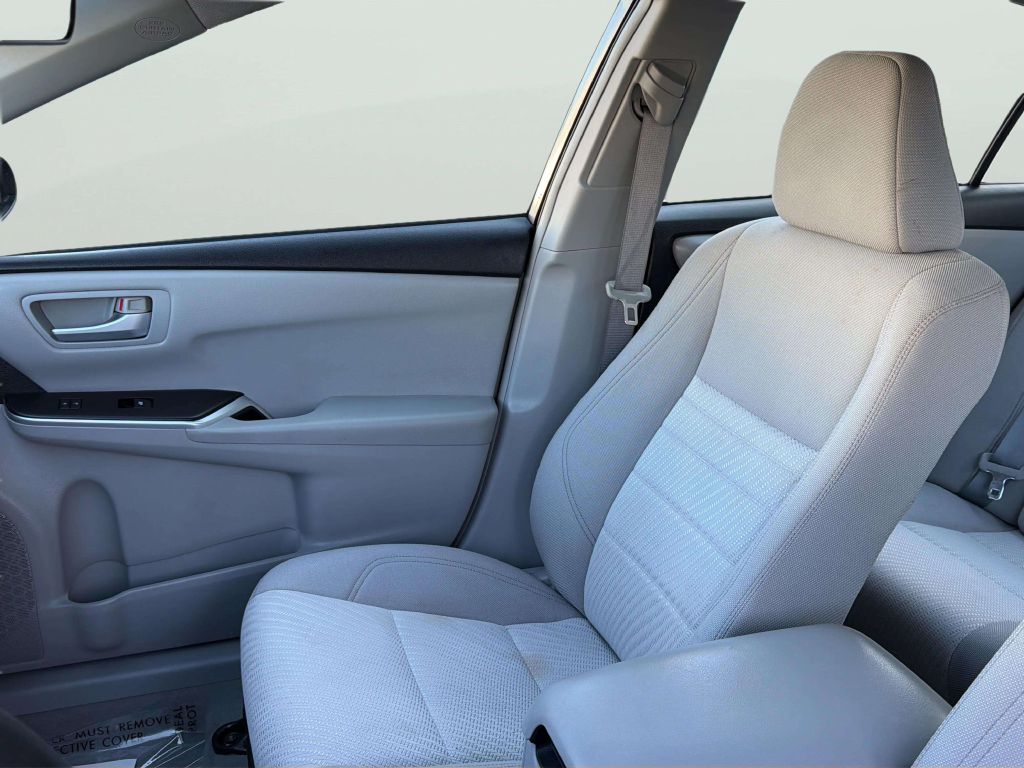 Photo 14 of this TOYOTA CAMRY