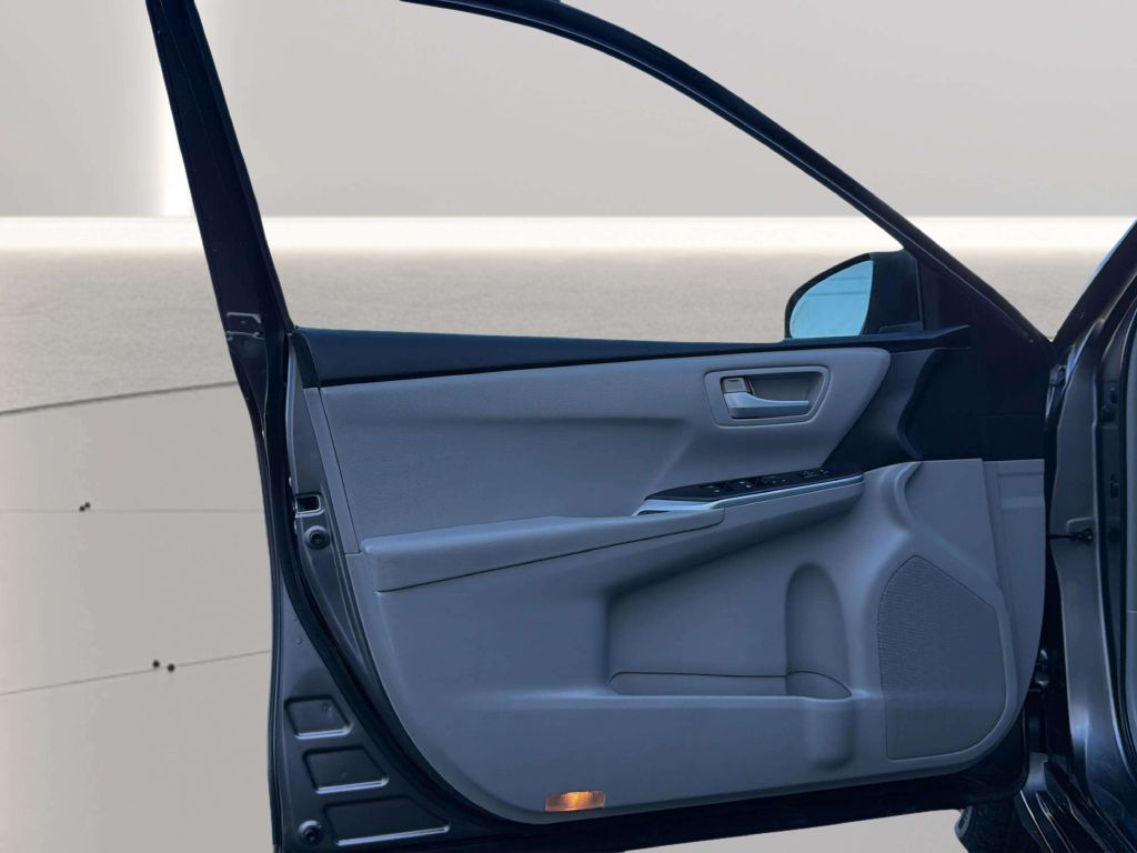 Photo 15 of this TOYOTA CAMRY